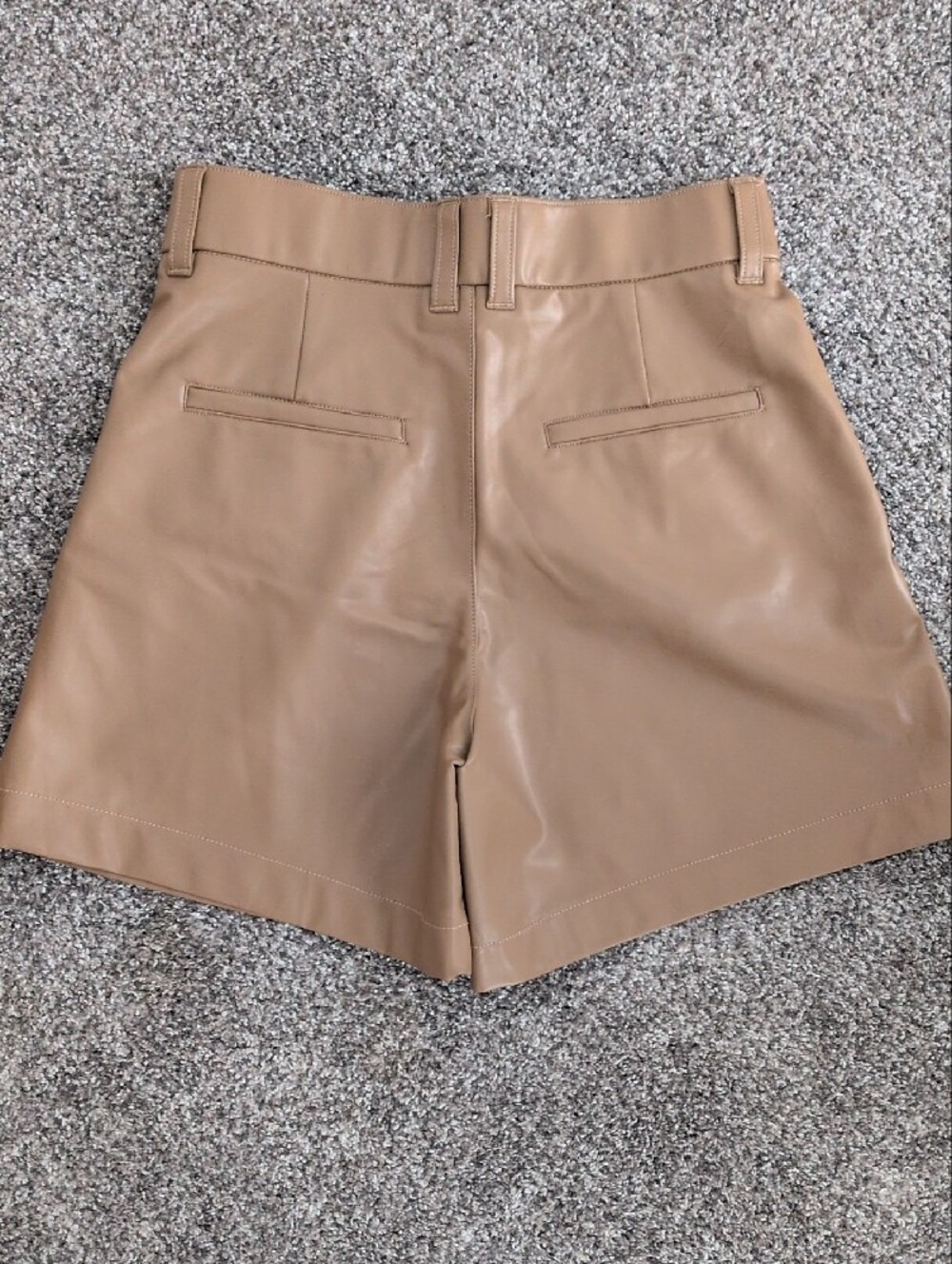 Abercrombie & Fitch Women's Tan Vegan Leather Pleated Shorts - Picture 7 of 11